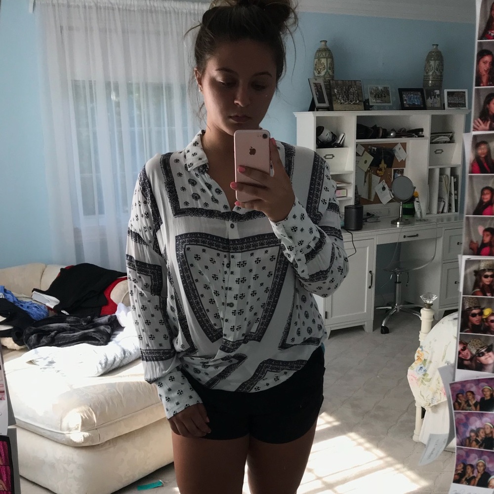 Patterned, Blue and Cream, Collared Blouse